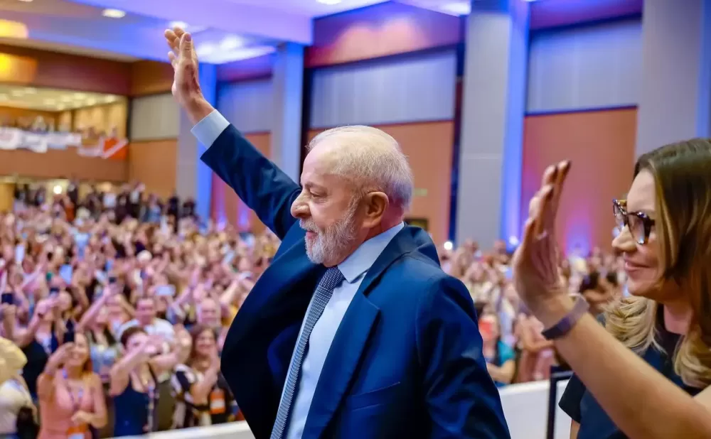 Ministros de Lula veem disputa pela classe média após alta na aprovação do presidente