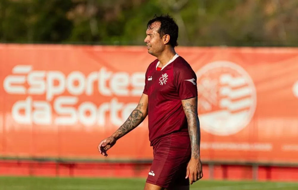 Náutico: Vinícius volta aos treinos e fica à disposição para jogo contra o Brusque