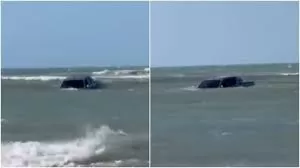 Carro atola e é levado pelo mar em Jericoacoara; veja vídeo