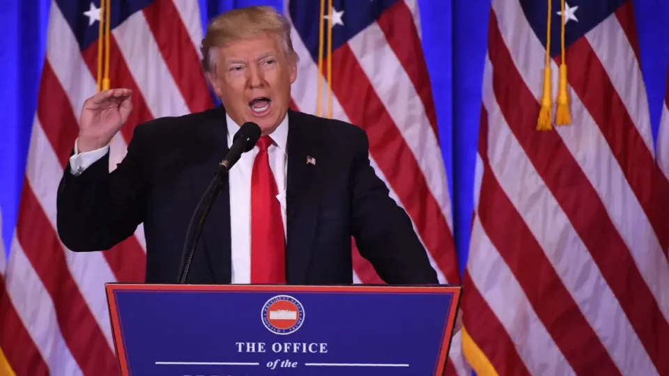 Trump decide banir mulheres e meninas transgênero dos esportes femininos.