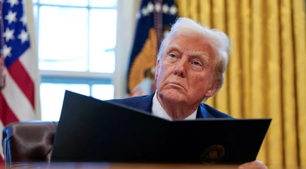 Faixa de Gaza seria “entregue aos EUA por Israel” após a guerra, diz Trump.