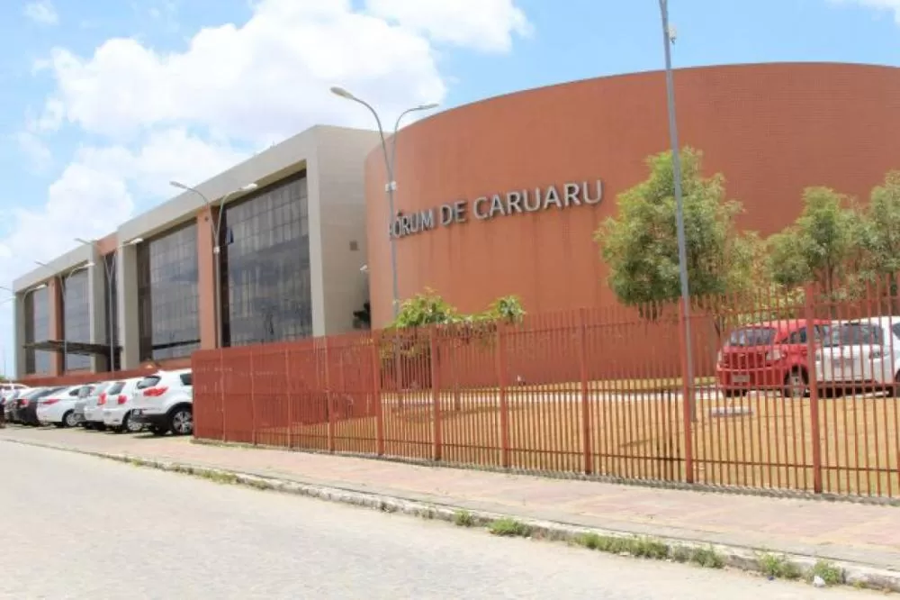 Estado de Pernambuco é condenado a indenizar mulher que levou soco de policial militar