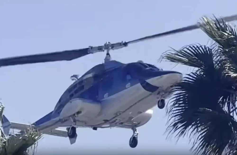 Helicóptero cai em praia no Sul da Califórnia; 5 pessoas ficaram feridas