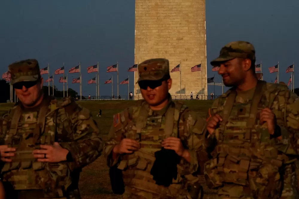 Justiça dos EUA limita uso da Guarda Nacional enviada por Trump a Illinois