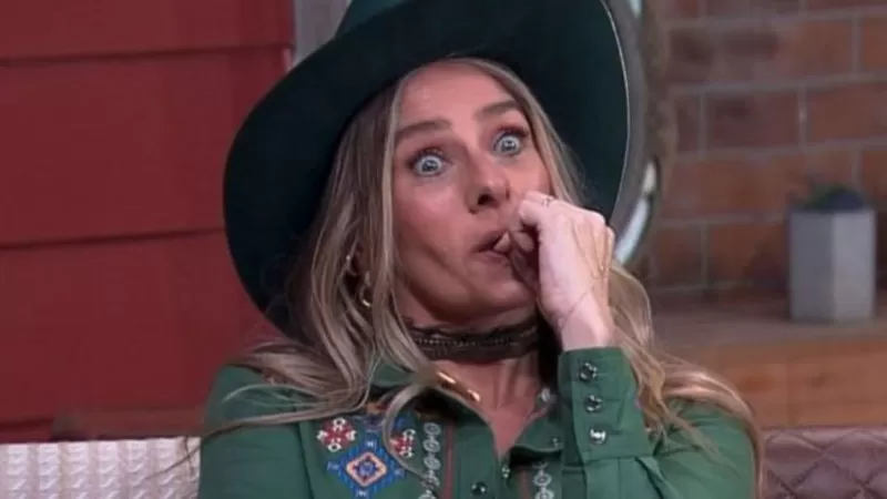 VÍDEO: Peoa casada trai marido em 'A Fazenda 17' e confessa estar apaixonada por colega de confinamento: 'existe sentimento'