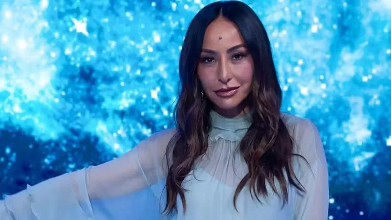 Sabrina Sato emociona fãs ao conciliar novo programa, família e recuperação do pai: “Muito punk para mim”