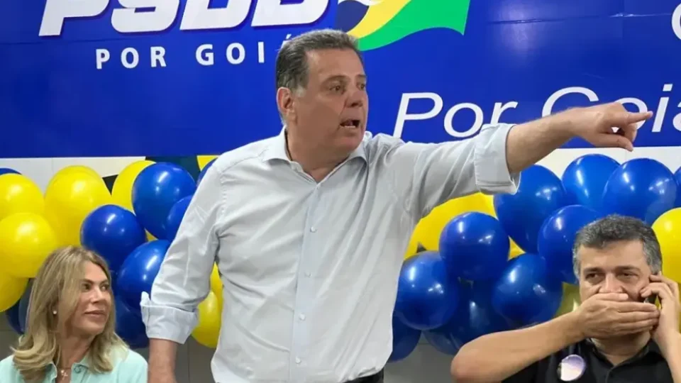 Presidente nacional do PSDB é alvo de operação da PF que apura desvios na saúde.