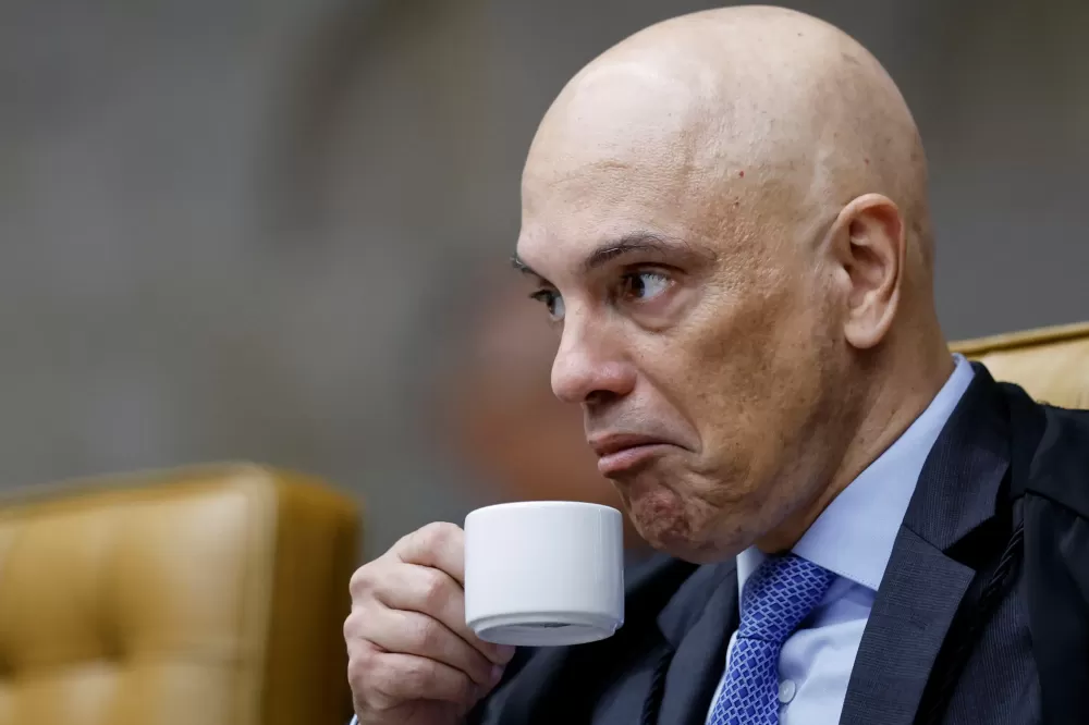 “Consequências sérias”, diz Moraes ao ser chamado de palmeirense por advogado de réu