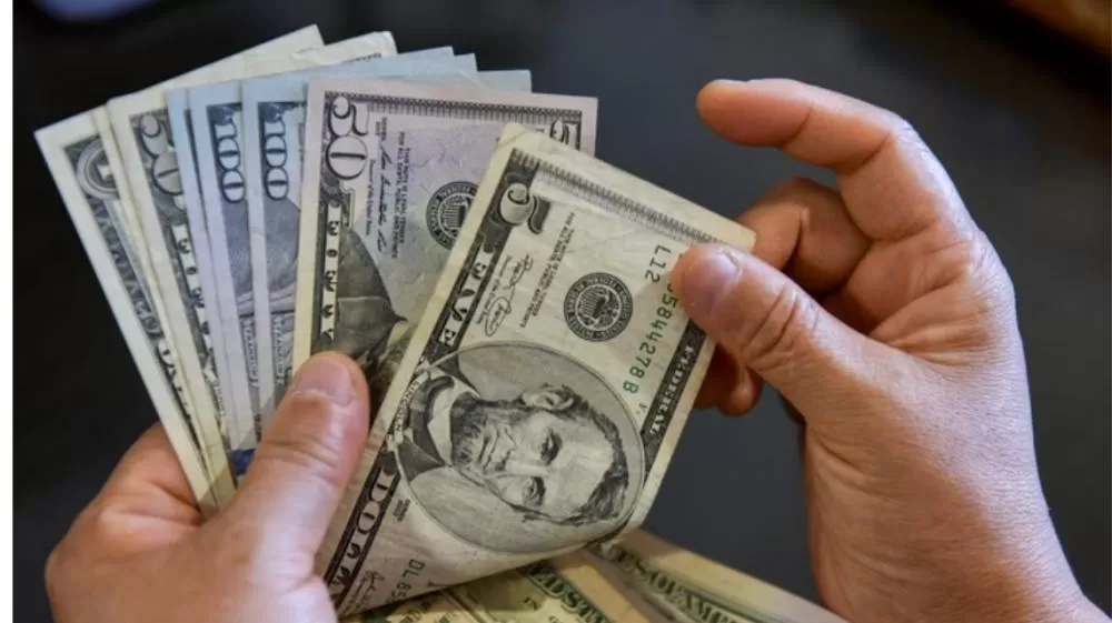 Dólar dispara e Bolsa derrete com novas ameaças de tarifas de Trump