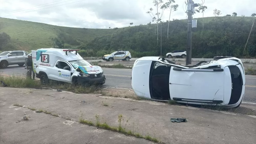 Homem morre após colisão entre ambulância e carro de passeio no interior de Alagoas