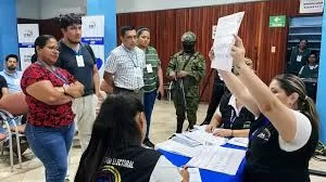 Noboa e Luisa González vão ao segundo turno no Equador.