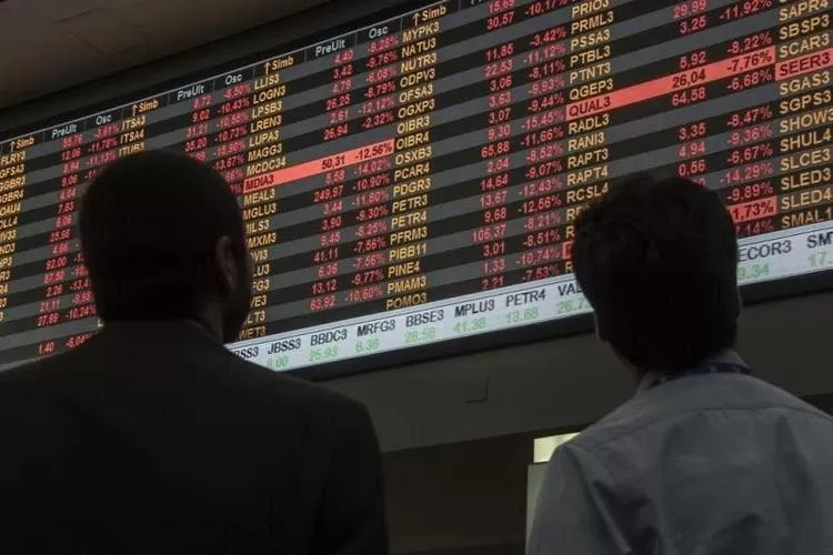 Trump anuncia tarifas de 25% sobre aço e alumínio e mercados reagem