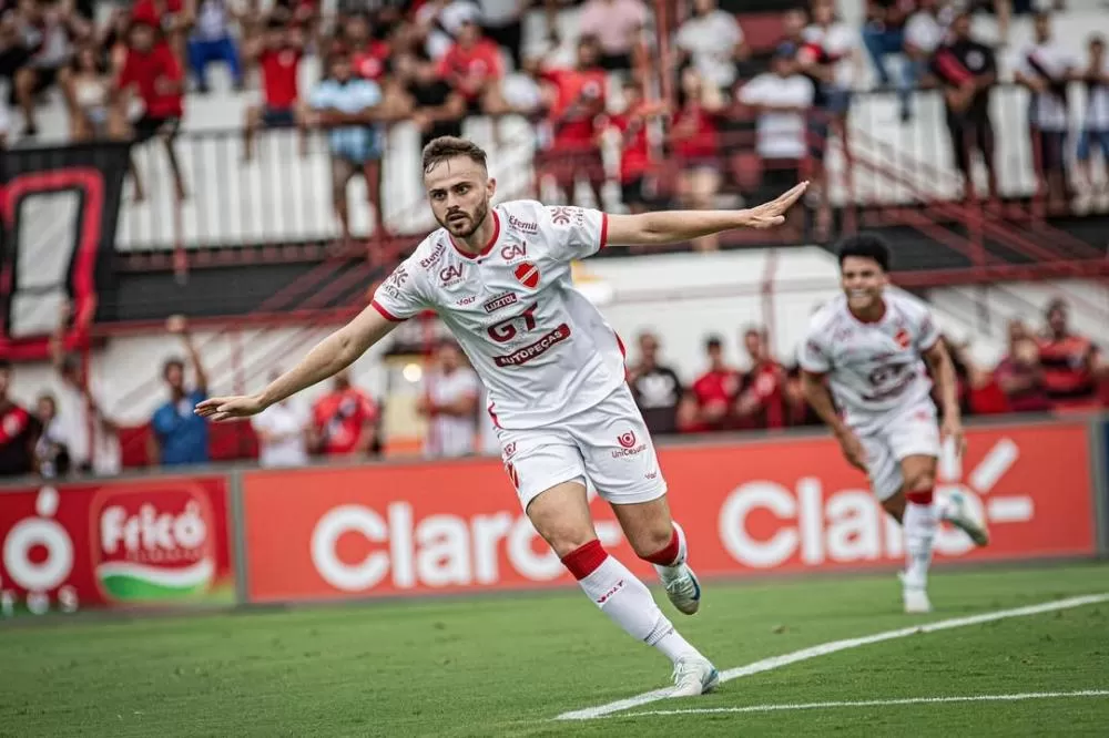 Santa Cruz: executivo nega consulta por Gabriel Poveda, atacante do Vila Nova