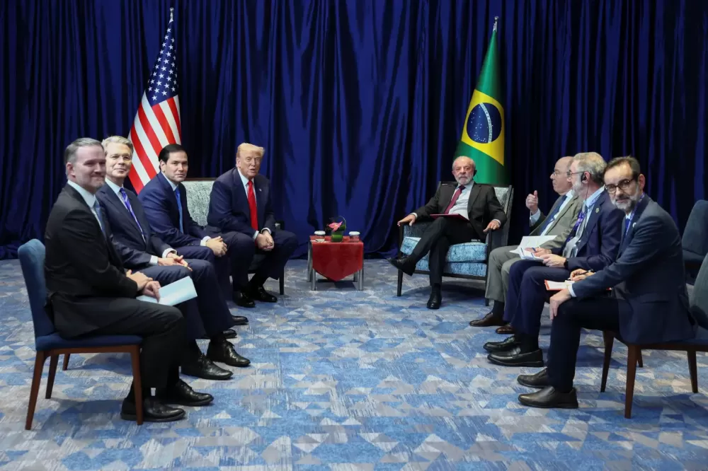 Entenda os próximos passos após a reunião entre Lula e Trump sobre o tarifaço