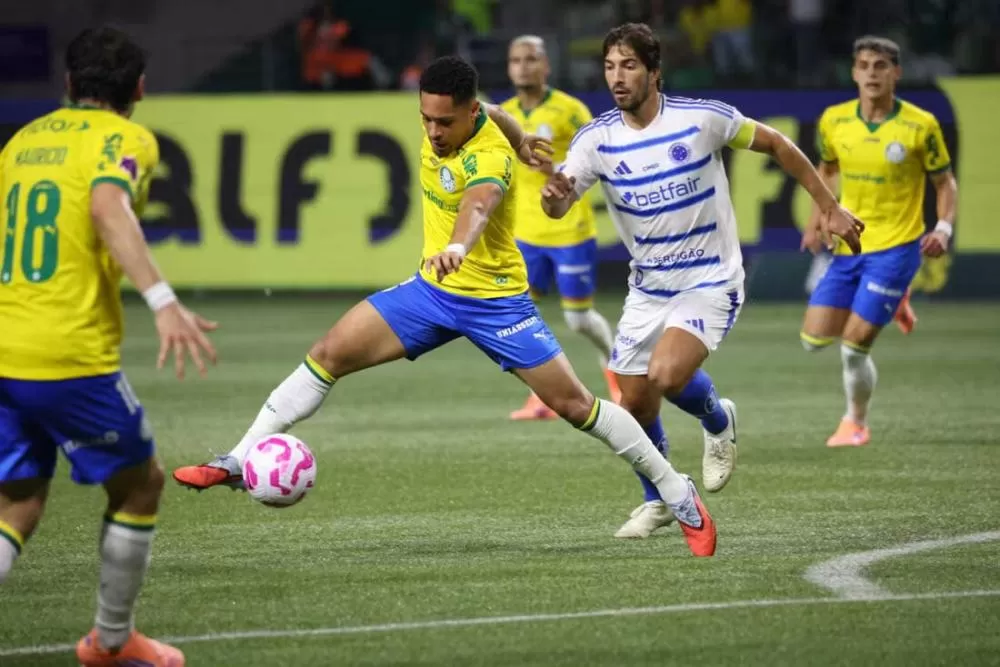 Palmeiras tem ligeira vantagem sobre o Flamengo em chances de título; veja probabilidades