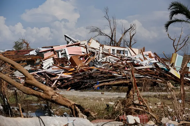 Melissa enfraquece, mas deixa pelo menos 50 mortos e destruição no Caribe