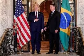 Trump sabe que Bolsonaro é carta fora do baralho, diz ex-chanceler à CNN.