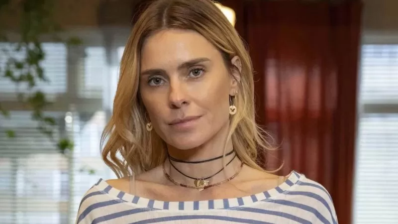 Carolina Dieckmann surge “super magra” em fotos e web detona: “Só osso”