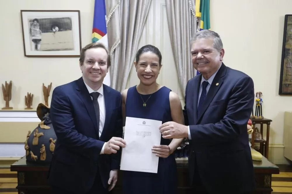 Raquel Lyra anuncia Carlos Gil Rodrigues Filho como novo desembargador do TJPE