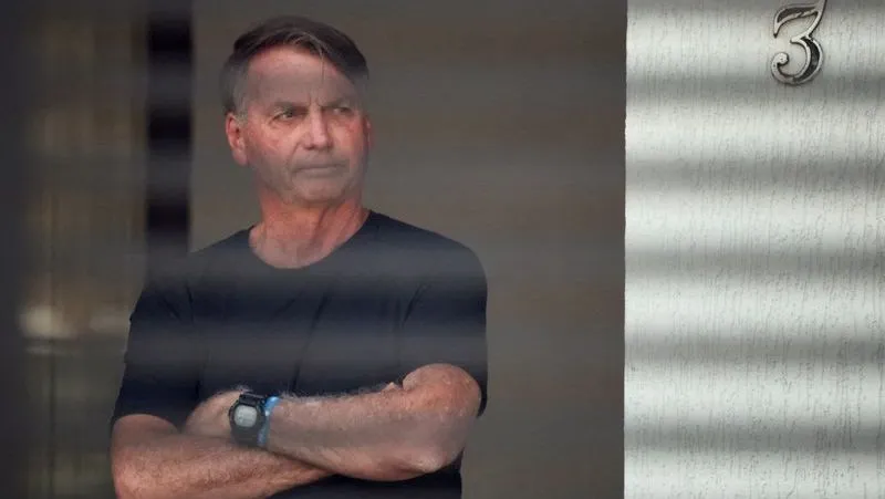 GDF pede avaliação médica para saber se Bolsonaro pode ser preso na Papuda