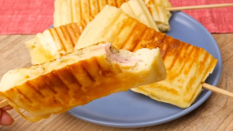 Teste em casa: esse crepe de sanduicheira é super fácil de fazer