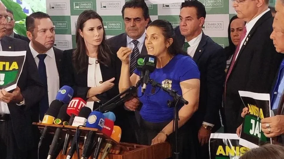 Golpista da família que pediu anistia a Motta está foragido e tem armas em seu nome.