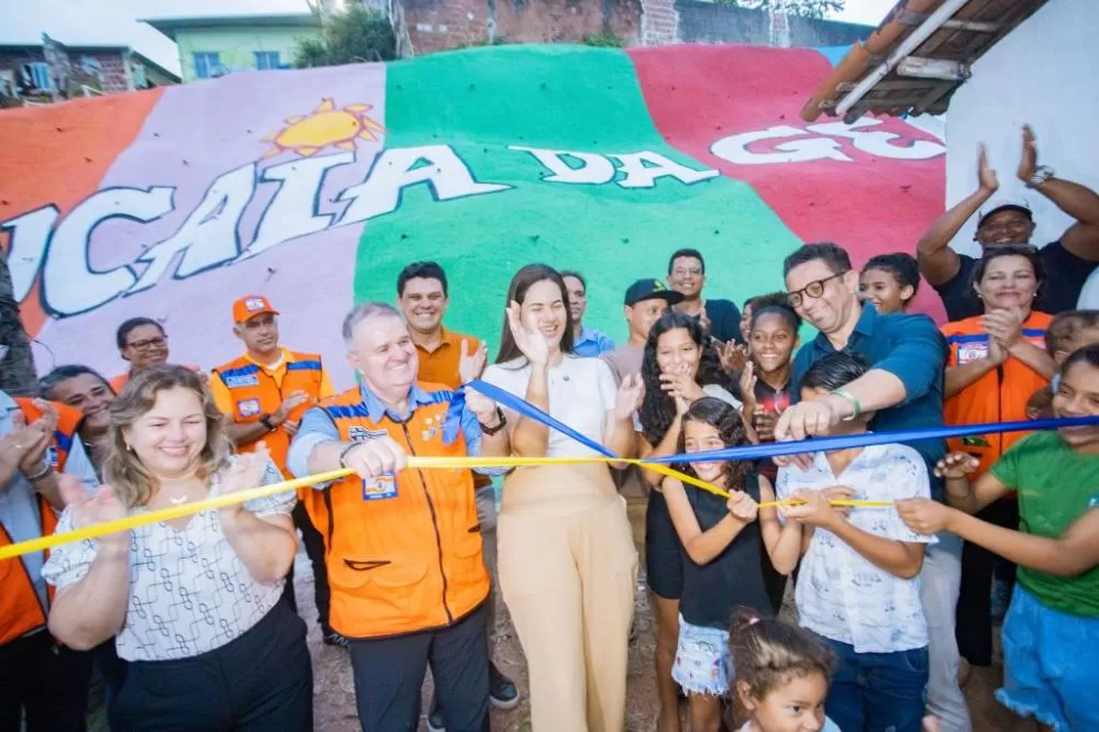 Prefeitura de Olinda entrega obra de contenção e revitalização na 5ª Travessa da Bica, em Sapucaia