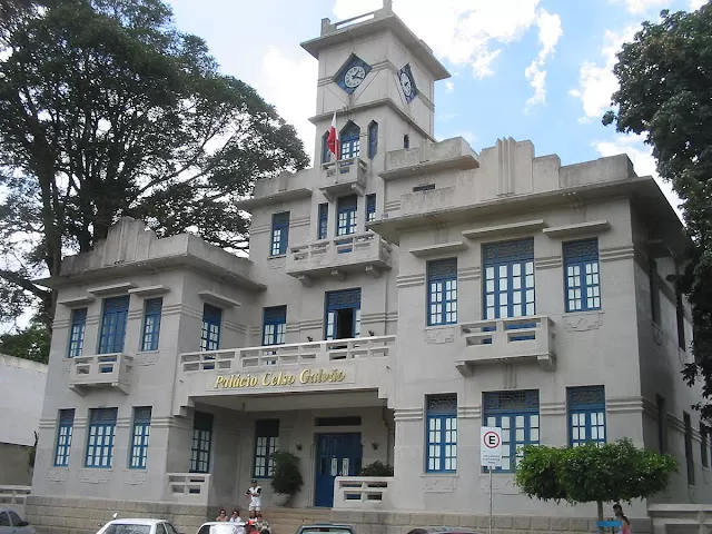 Justiça acata pedido do MPPE e dá prazo para Prefeitura de Garanhuns realizar concurso e encerrar contratações temporárias.