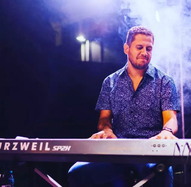 Músico pediu cigarro e bebida depois de matar jornalista com 3 facadas no tórax.