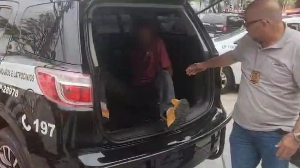 Homem é morto ao defender amigo em assalto; suspeito é preso praticando outro roubo