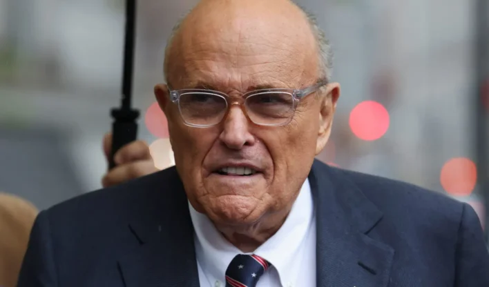 Trump concede perdão a Rudolph Giuliani e aliados ligados à eleição de 2020