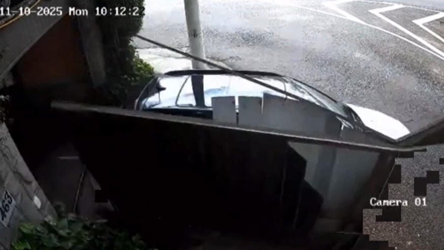Vídeo: mulher tenta fugir de motel sem pagar e é presa em flagrante em SP