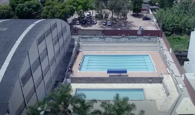 Sesc promove diversão aquática para crianças, em Garanhuns.