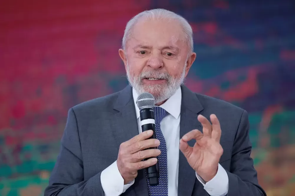 Lula diz que anunciará novas políticas de crédito: ‘Dinheiro bom é na mão do povo’.