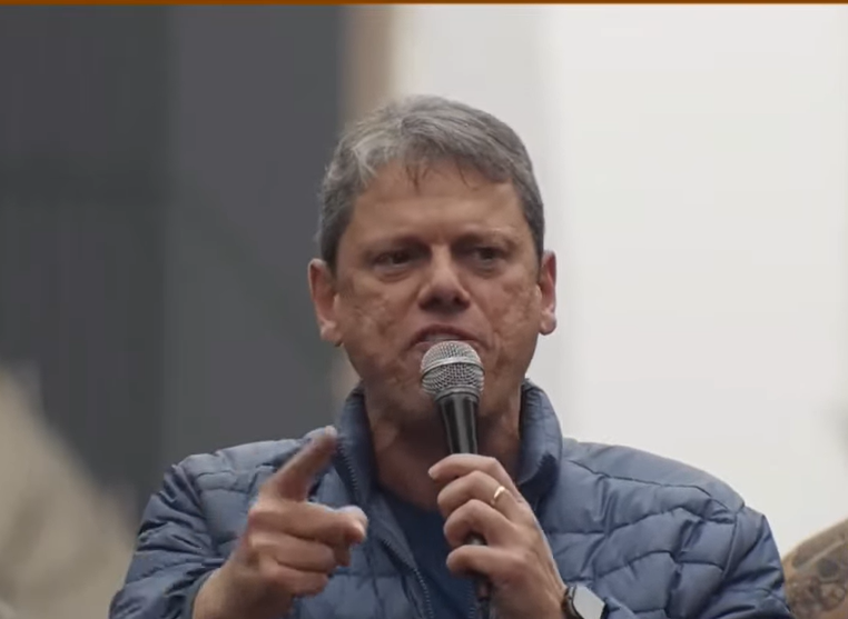 Tarcísio evita confirmar candidatura, mas promete “projeto para o Brasil” em 2026