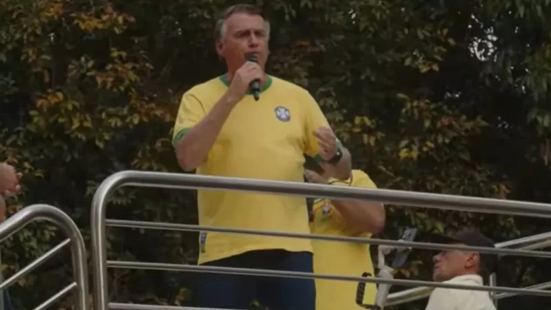 Bolsonaro confirma presença em ato por impeachment de Lula; saiba detalhes.