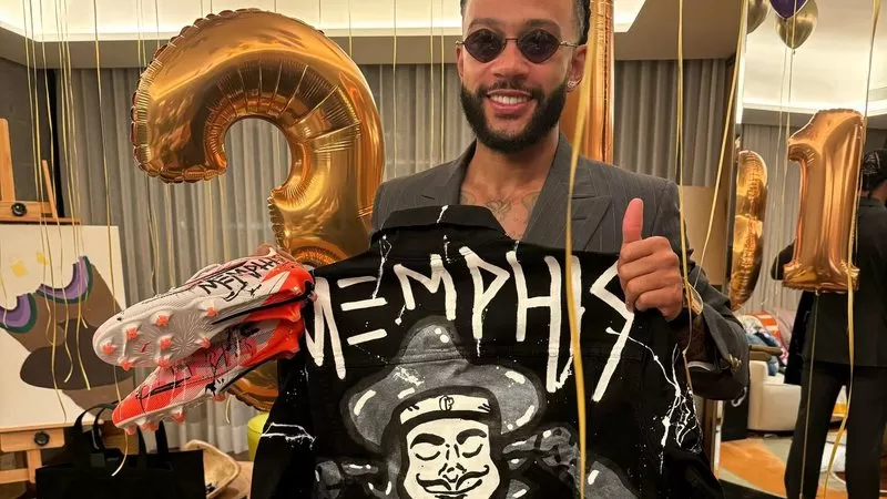 Festa de Memphis Depay teve show de Jorge Ben Jor, Matuê e da bateria da Gaviões da Fiel; confira.