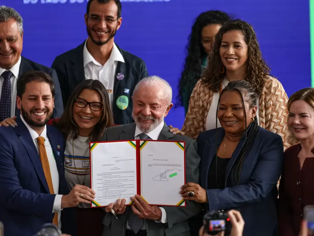 Lula diz que Plano Nacional de Cultura serve para nenhum presidente proibir cultura.