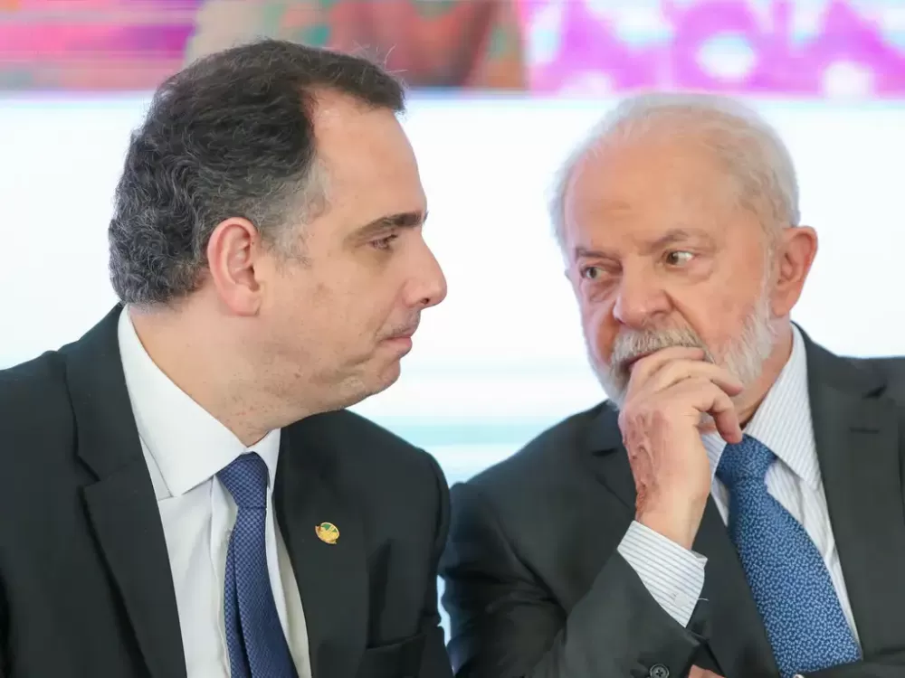 Lula encontra Pacheco e indica preferência por Jorge Messias para o STF, diz jornal