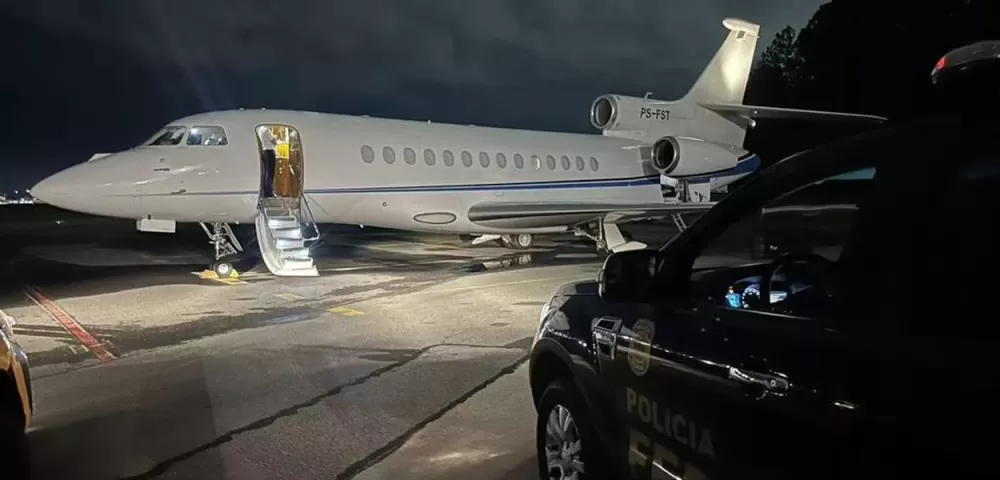 PF apreende cerca de R$ 230 milhões em joias, carros e obras de arte de suspeitos de fraudes no Master e BRB