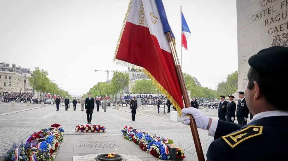 Governo francês lança cartilha de sobrevivência em guerra e eventos climáticos