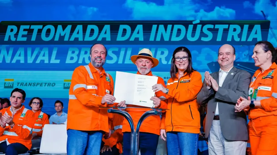 Em evento, Lula defende Petrobras e sobe o tom contra tarifas de Trump