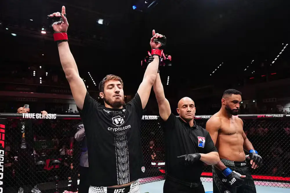 VÍDEO – Brasileiro cai em 33 segundos no UFC e amplia sequência negativa