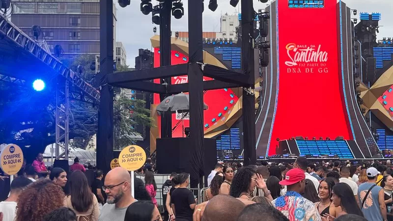 De novo? Show de Léo Santana, marcado para começar às 16h, já apresenta atraso neste domingo (23)