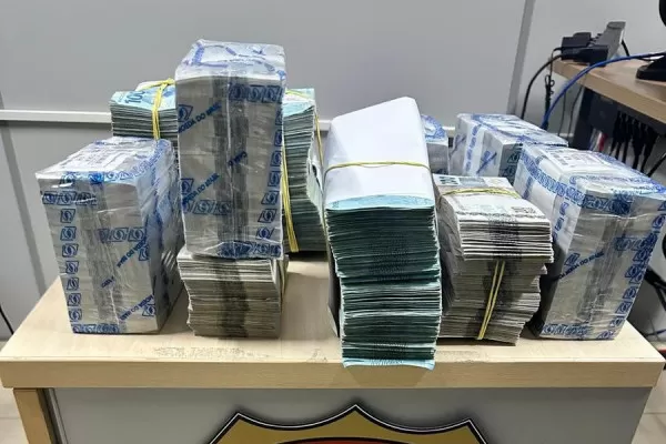 Dupla flagrada sacando R$ 1,5 milhão de forma ilegal em banco é presa no Recife