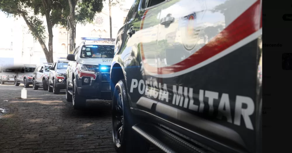Invasão da PM em escola de SP gera protesto contra preconceito