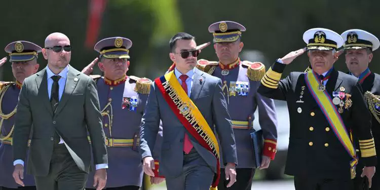 Presidente Noboa vence 1º turno das eleições no Equador por 0,2 ponto percentual