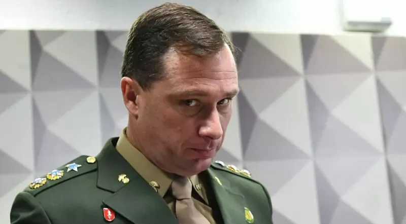 Alexandre de Moraes derruba sigilo da delação de Mauro Cid