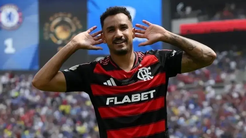 Filho de caminhoneiro, Danilo mostra estrela e entra no olimpo dos ídolos do Flamengo