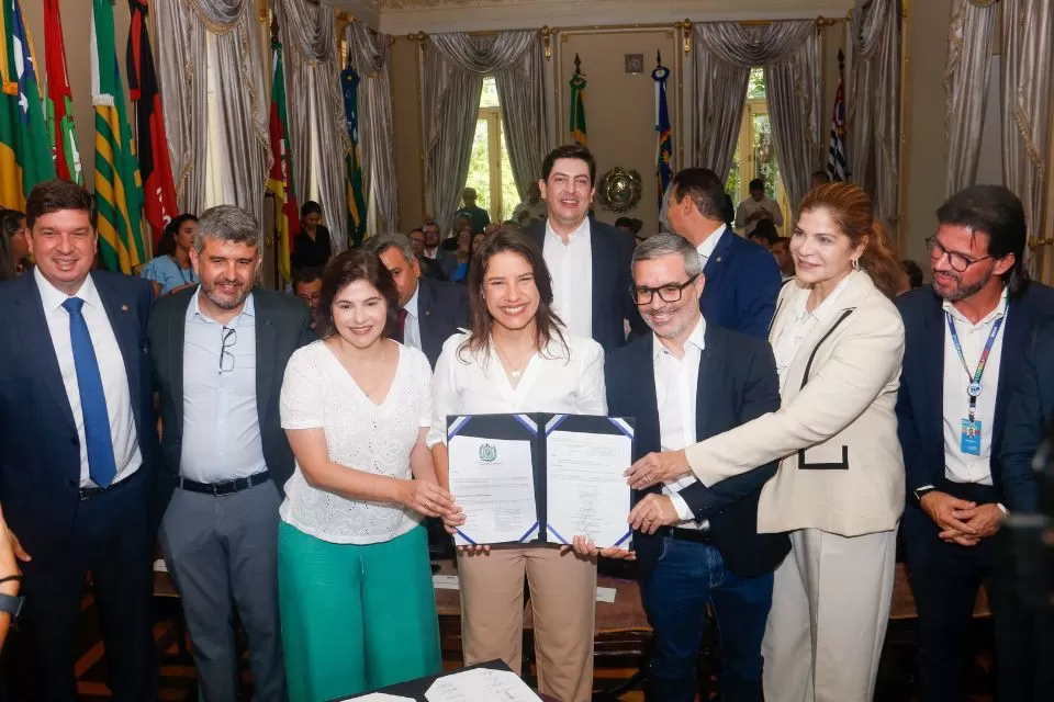Com investimento de R$ 185 milhões, governadora assina ordem de serviço para construção de 38 creches em Pernambuco